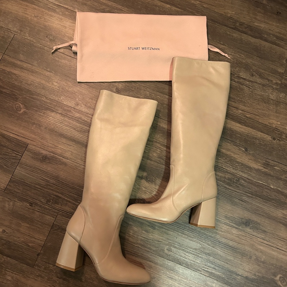 Stuart Weitzman Flareblock 85 Leather Heeled Boots - Dune - Picture 8 of 14